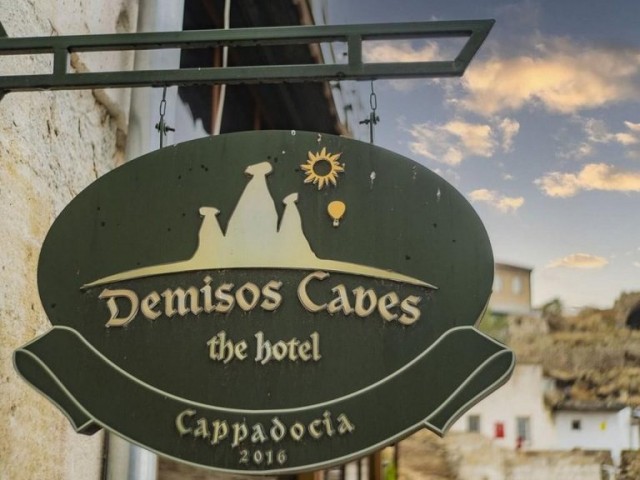 Demisos caves hotel