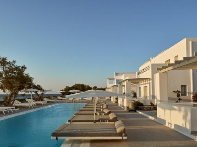 Dolphin Apartments 3*