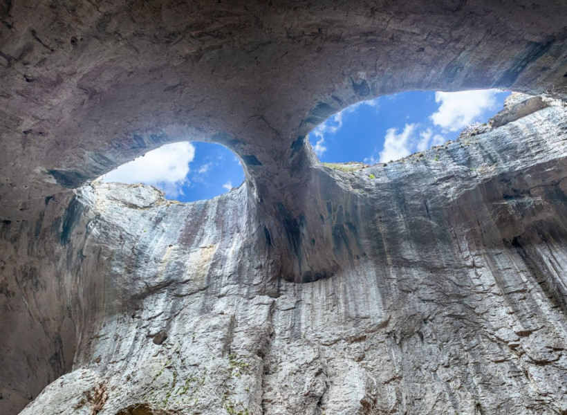 Чудесата на България- Троянски манастир-Крушунски водопади-Деветашка пещера-Очите на Бога-Съева дупка